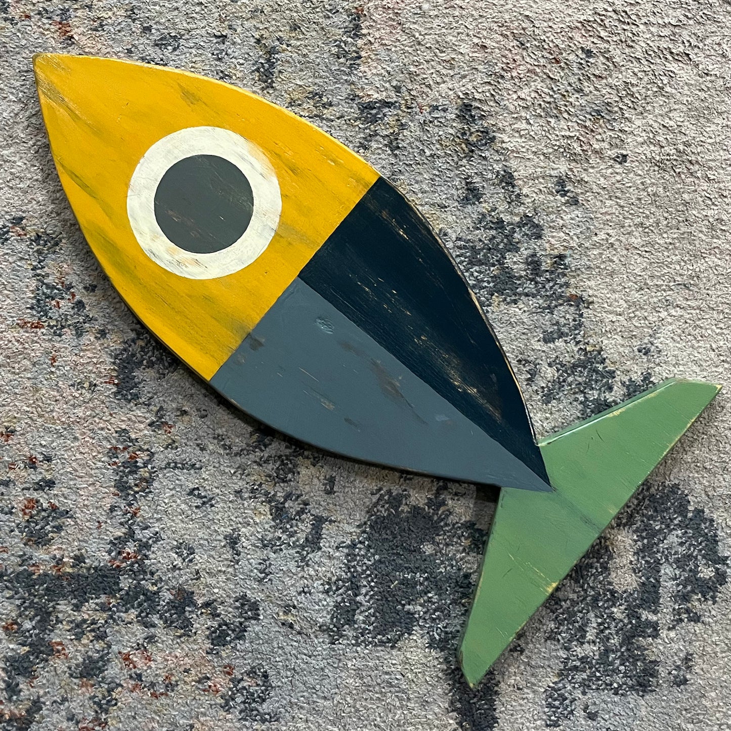 Medium Dark Deco Fish